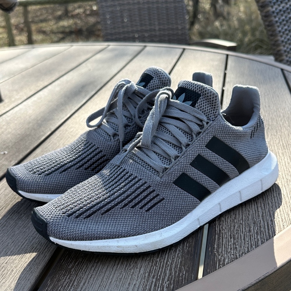 Like New Mens Adidas Swift Run Gray Running Shoes size 12